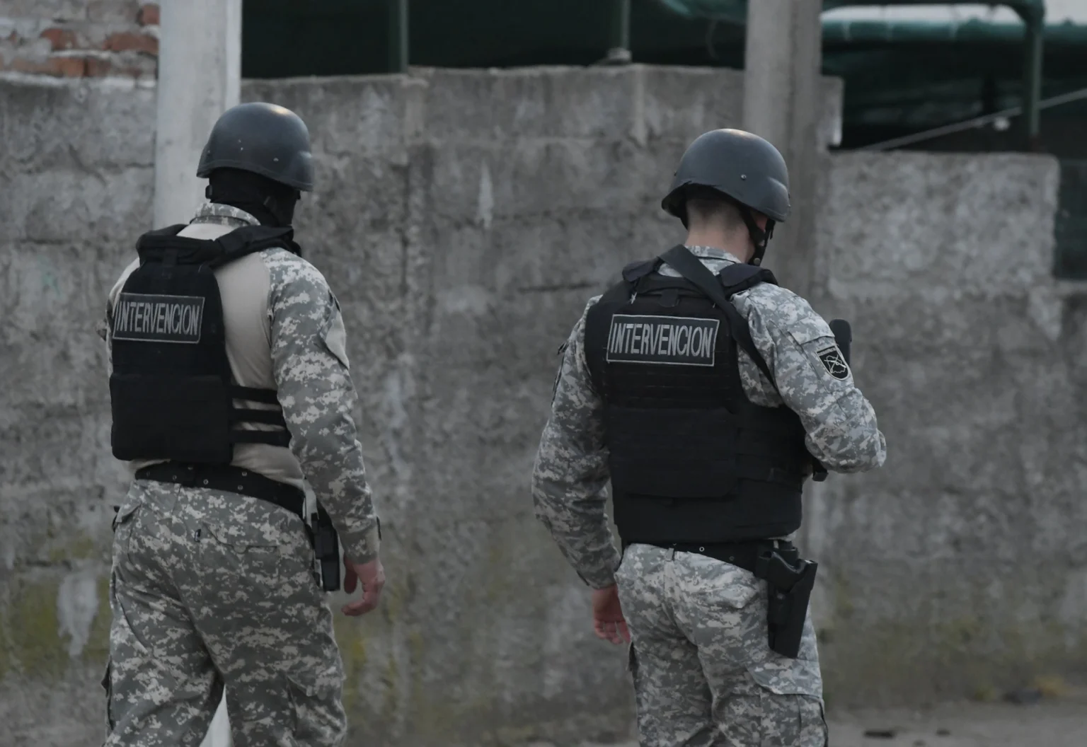 Fuerte despliegue policial en el Marconi con patrullaje aéreo y allanamientos tras registros de tiroteos