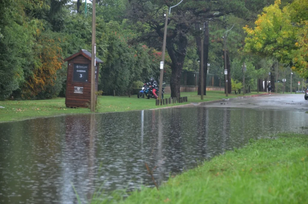 Bergara sobre inundaciones: «No es una cuestión nueva» y en Aguada el problema tiene «múltiples dimensiones»