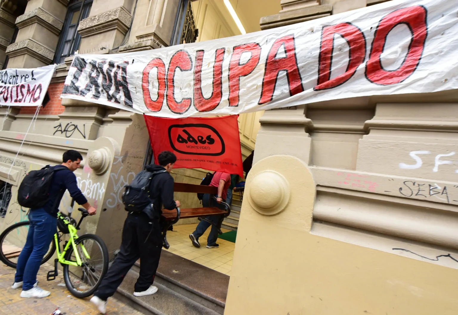 Habrá paro nacional en todos los liceos públicos este jueves; Fenapes busca «quebrar gasto cero» en Rendición