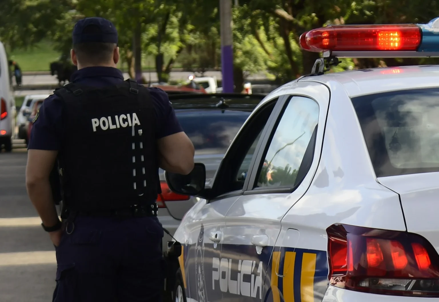 Policía fue atacado a balazos en el barrio Peñarol: detuvieron a un hombre e incautaron un fusil