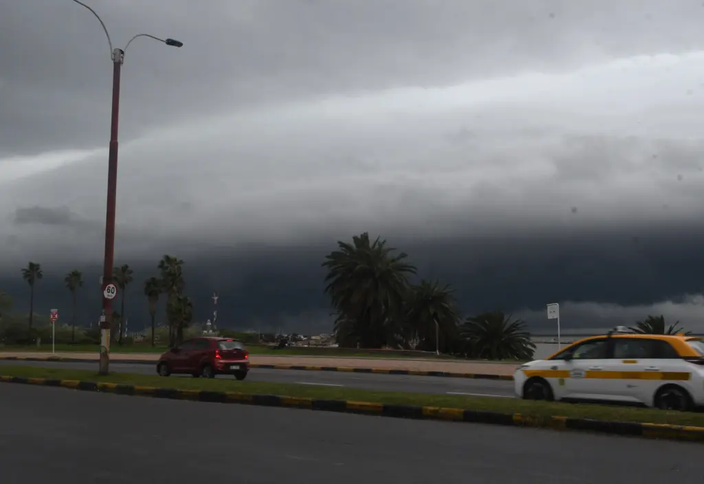 Inumet emite una alerta naranja por tormentas fuertes y puntualmente severas para hoy jueves 27 de agosto
