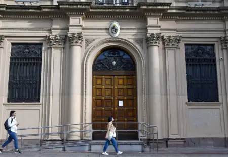 Cambio en la demanda de vacunas gratuitas contra meningococo: quedan cupos disponibles en Montevideo