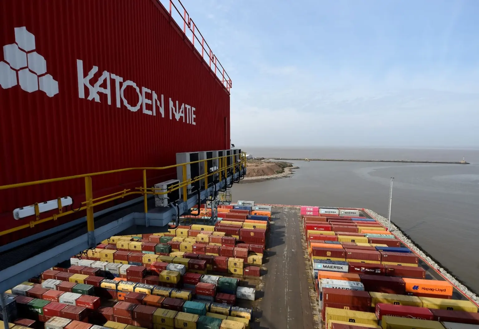 Lío en el Puerto: cinco horas de tensa negociación sin acuerdo, sin esencialidad y con 72 horas más para pactar